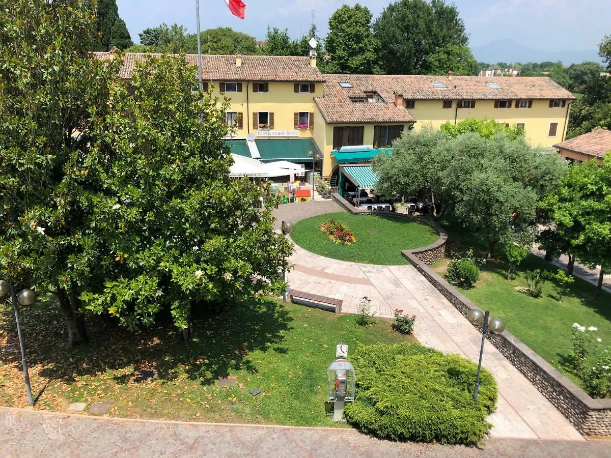 Pensionat Irides Rooms A Un Passo Dai Parchi Divertimento Lazise