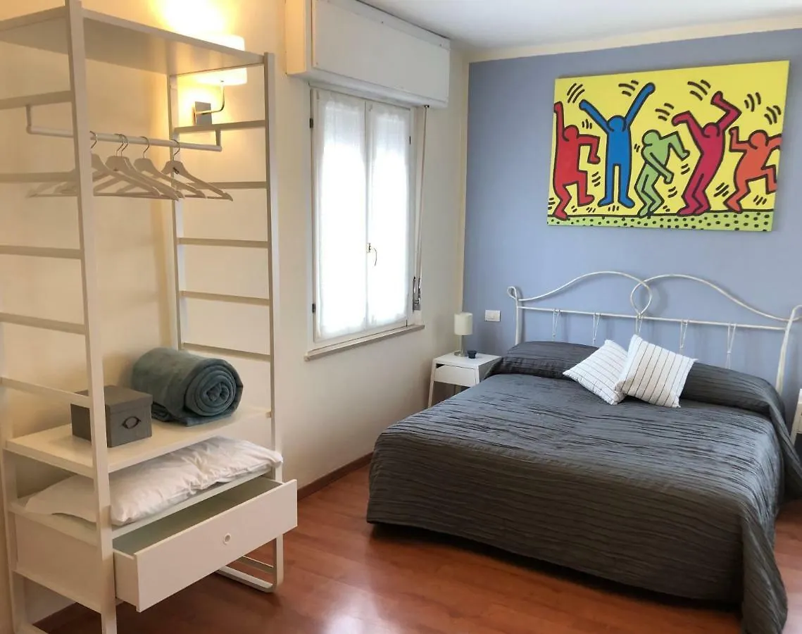 Irides Rooms A Un Passo Dai Parchi Divertimento Lazise 0*,  Italien