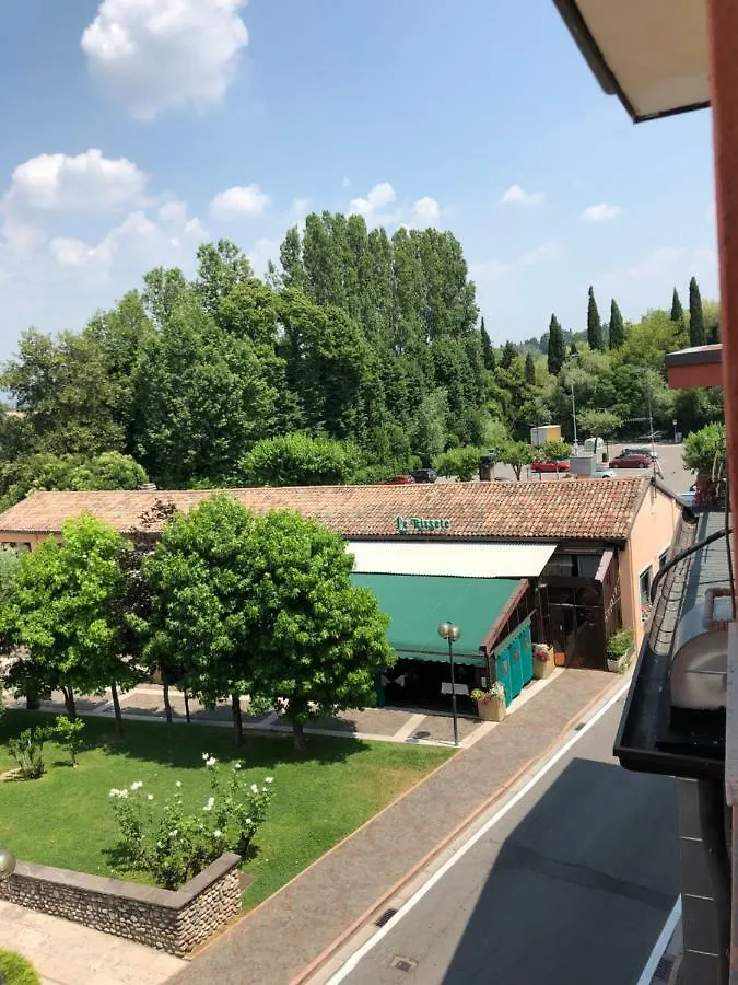 Irides Rooms A Un Passo Dai Parchi Divertimento Lazise